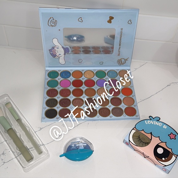 Hello Kitty Other - Cinnamonroll makeup bundle 🩵